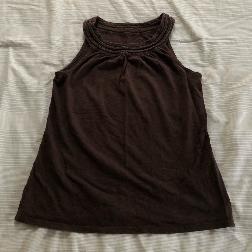 Braided collar tank